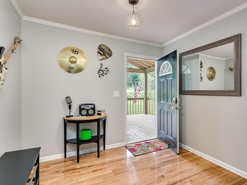 Down town Travelers rest walking to swamp rabbit bike trail 