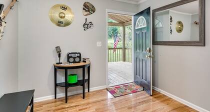 Keskikaupungin matkustajat lepäävät kävelyllä kanin pyöräilyreitille