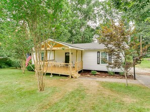 Exterior - Down town Travelers rest walking to swamp rabbit bike trail  (Travelers Rest)