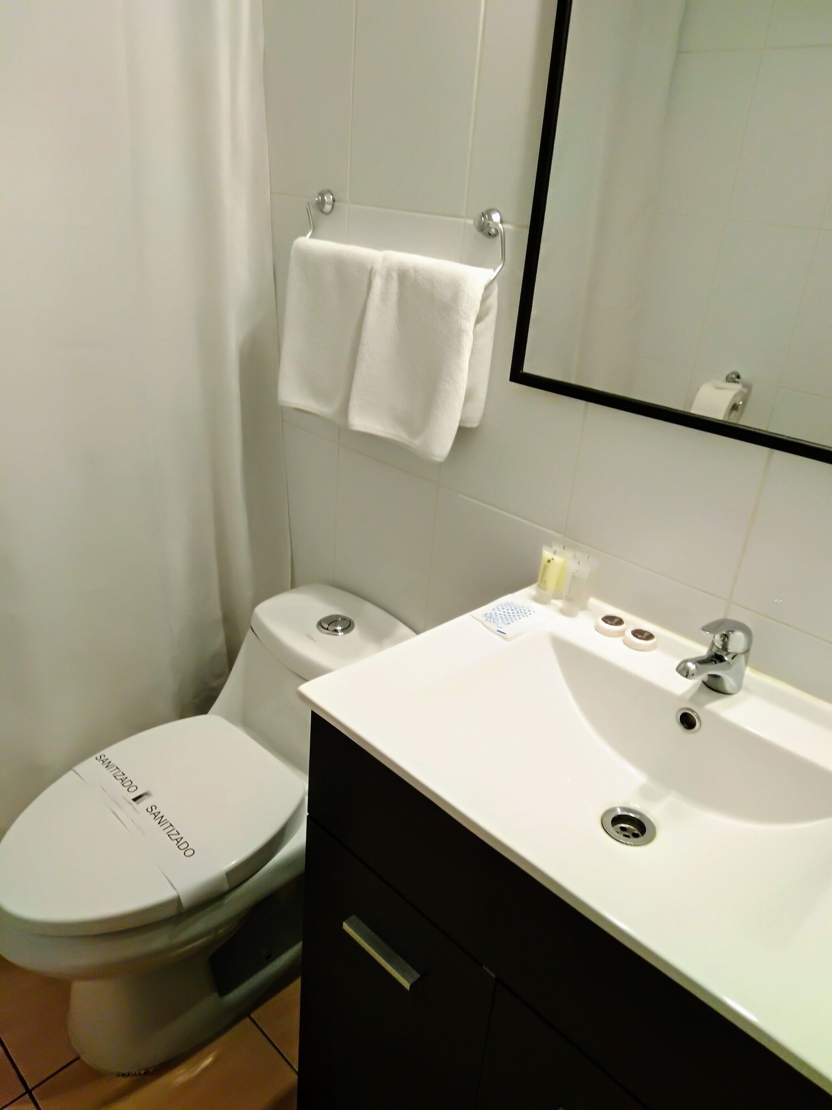 combined shower/bathtub, deep-soaking bathtub, rainfall showerhead