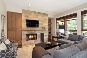 Téléviseur, foyer, bureau