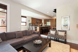 电视、壁炉、办公室