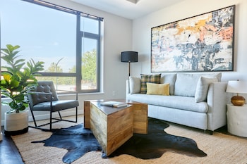 Sonder at University Park