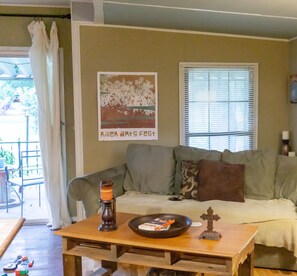 Televisio, takka, DVD-soitin