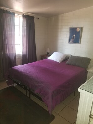 4 chambres, bureau, fer et planche à repasser, accès au Wi-Fi (inclus)