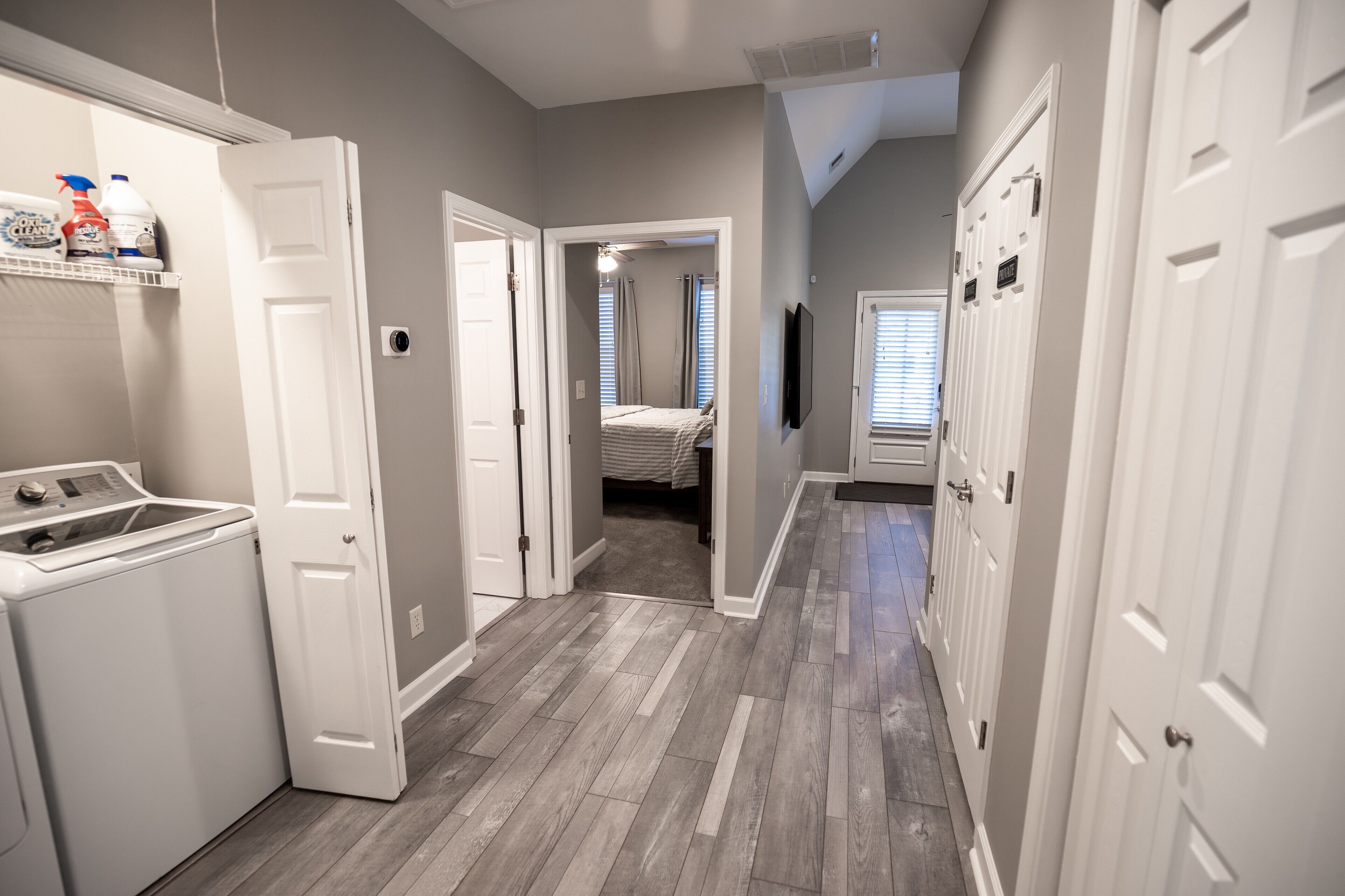 2 dormitorios, escritorio, tabla de planchar con plancha y wifi gratis