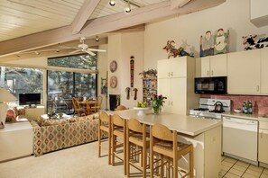 Interior - Aspen Alps Three Bedroom Condo near town (Aspen)