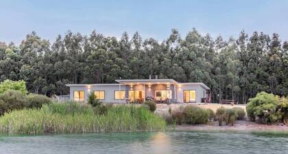 Bonnie and Piper Lakeside and Wine Country Living