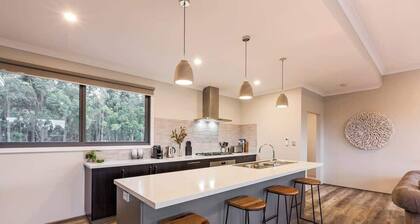 Bonnie & Piper—Lakeside & Wine Country Living