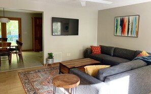 Téléviseur connecté, foyer, Netflix, services de diffusion en continu