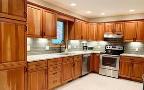 Fridge, microwave, oven, stovetop - Waterfall House near Brevard, NC - Waterfalls and stream - Close to Asheville (Rosman)