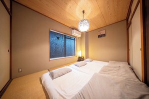 2 bedrooms, desk, iron/ironing board, free WiFi - en stay001Spacious facility with direct access to HigashiUmeda Station and Kyoto Station Right n - Chibayashi IN / Osaka Ōsaka (Osaka)