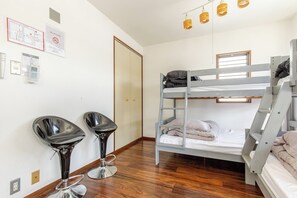 2 chambres, bureau, fer et planche à repasser, Wi-Fi gratuit