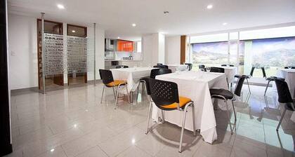 Hotel Castellana 100