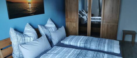 3 bedrooms, iron/ironing board, free WiFi, bed sheets