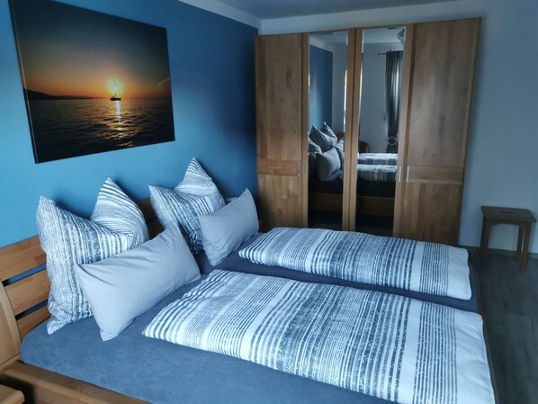 3 bedrooms, iron/ironing board, free WiFi, bed sheets