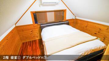 5 bedrooms, desk, bed sheets