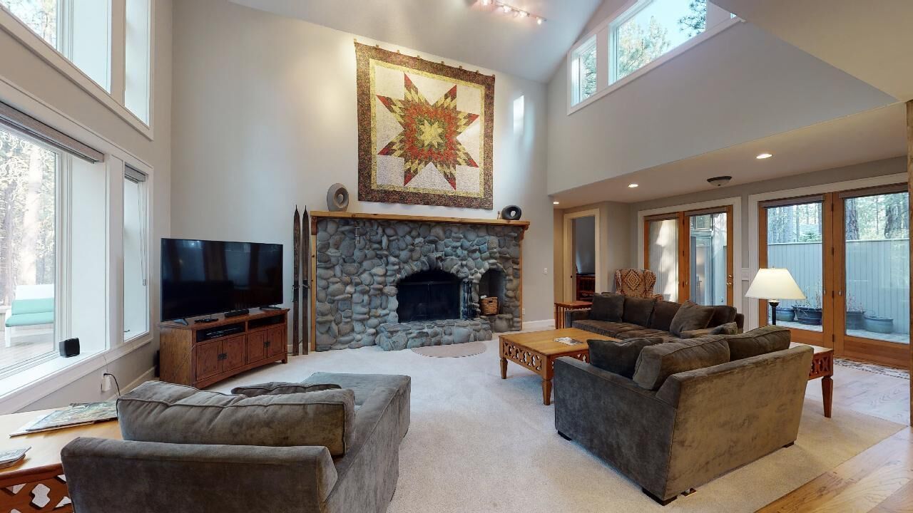 Spacious home w/ two living areas and game room! Walk to Golf & Clubhouse.