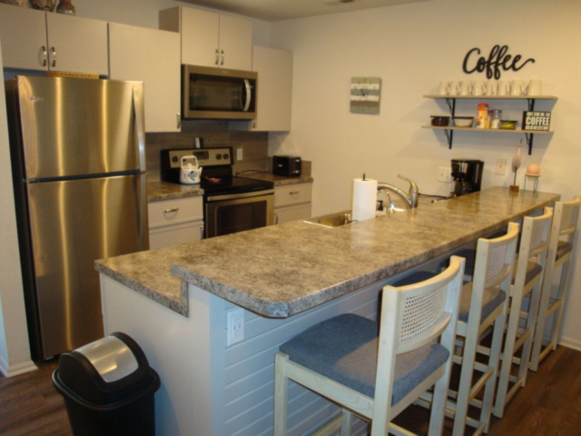 Lake of the Ozarks Indian Pointe 2 bedroom vacation condo with amazing views!!