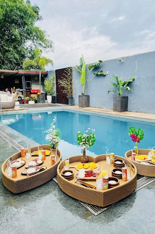 Exterior. Villa Marii