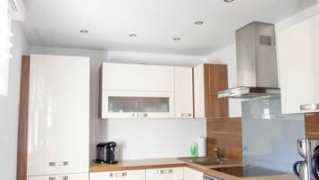 Kühlschrank, Ofen, Geschirrspüler, Toaster