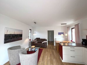 Unclassified image, 2 of 18, button