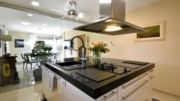 Fridge, microwave, oven, dishwasher