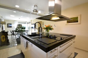 Fridge, microwave, oven, dishwasher