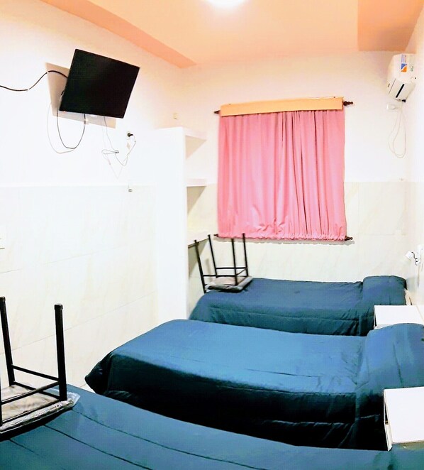Dreibettzimmer, 3 Einzelbetten | Kostenloses WLAN