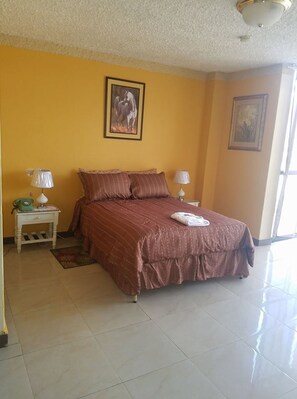 Blackout curtains, soundproofing, iron/ironing board, free WiFi