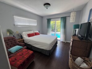 3 bedrooms, in-room safe, desk, iron/ironing board