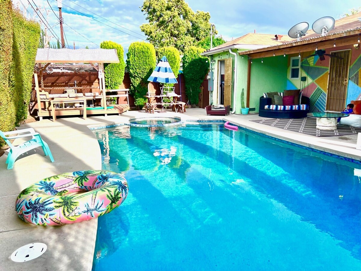 Endless summer in LA HEATED POOL/HOT TUB/CABANA 3 br/ 2 bath with game room