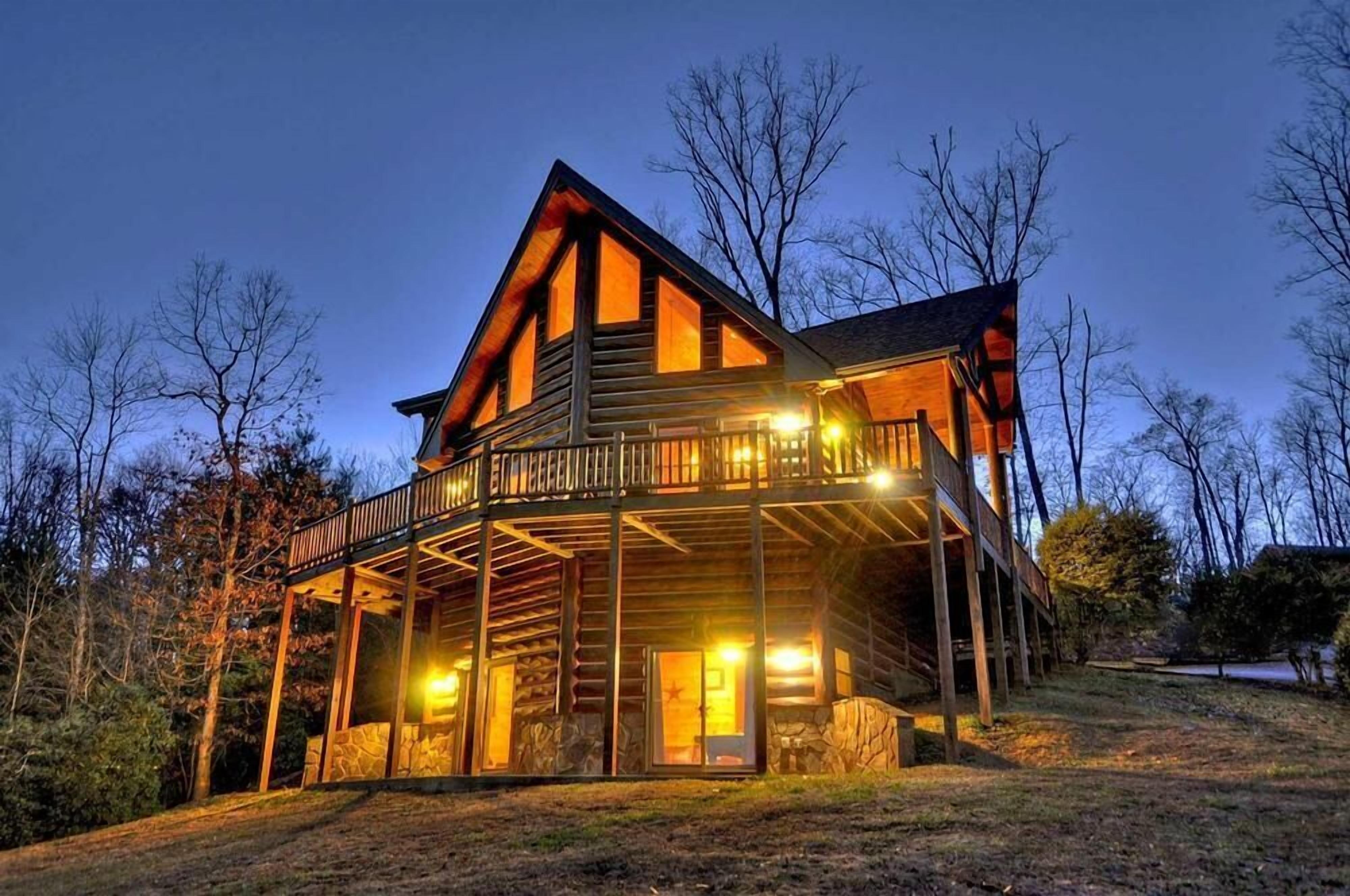 Forever Joy- Pet Friendly | Outdoor Living | Aska Adventure Area | Large Hot Tub