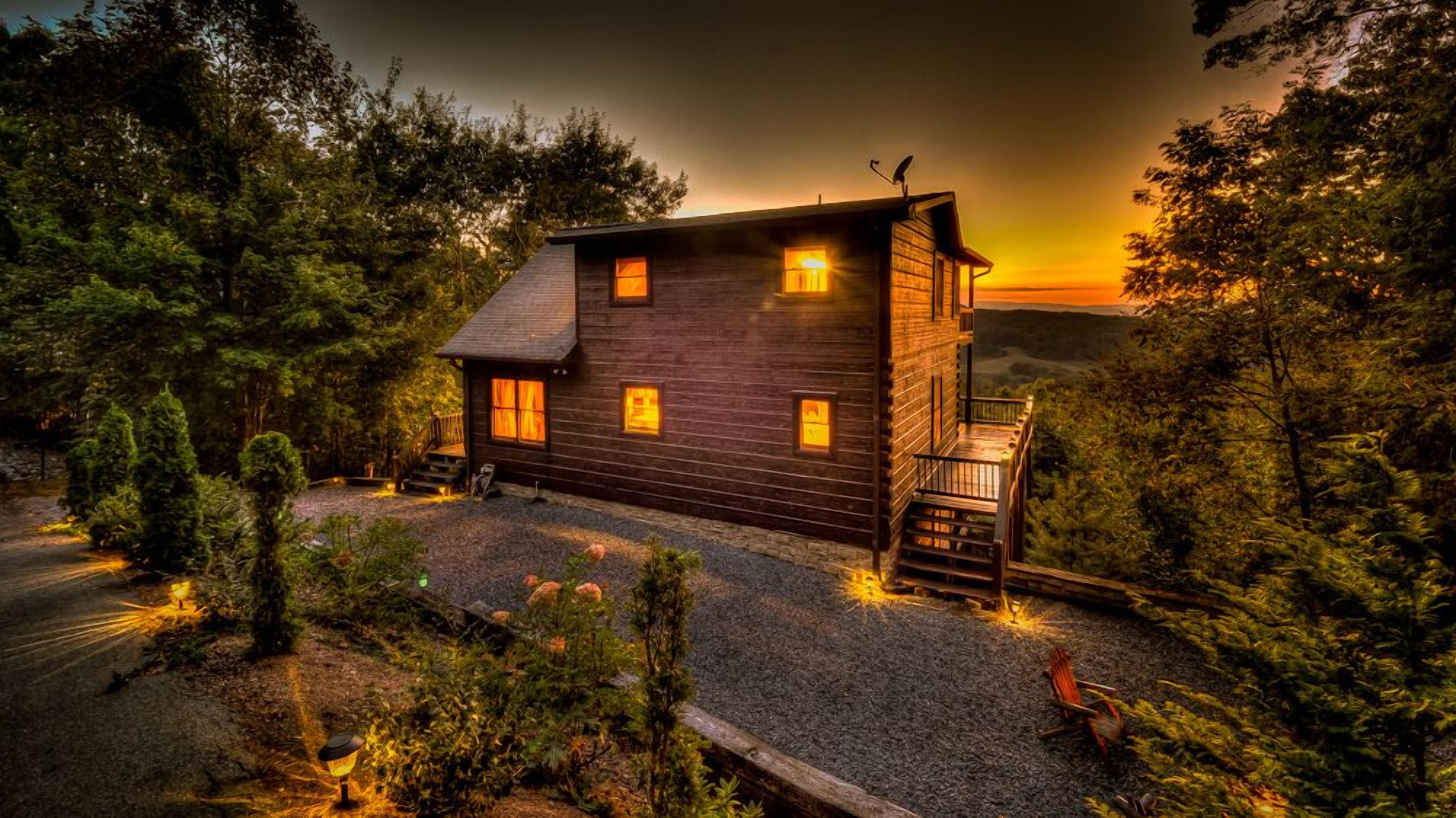 Hoot Owl View- Pet Friendly | Incredible Views | Outdoor Fire Pit