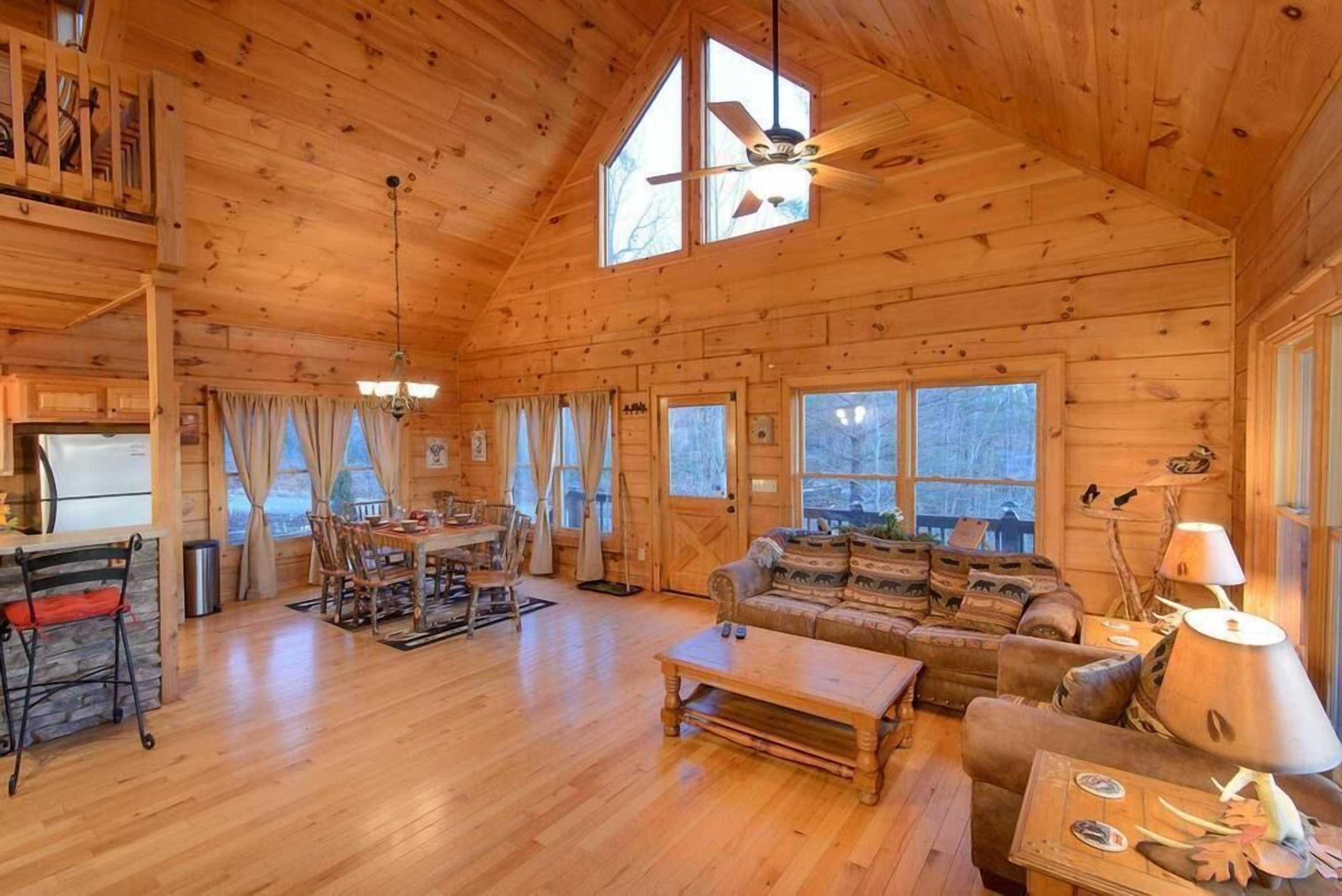 Hoot Owl View- Pet Friendly | Incredible Views | Outdoor Fire Pit