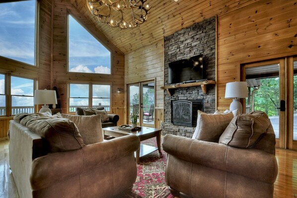 TV, fireplace, video games, DVD player - High Five Lodge- Long Distance Mountain View | Hot Tub | Outdoor Fireplace | Game Room (Mineral Bluff)