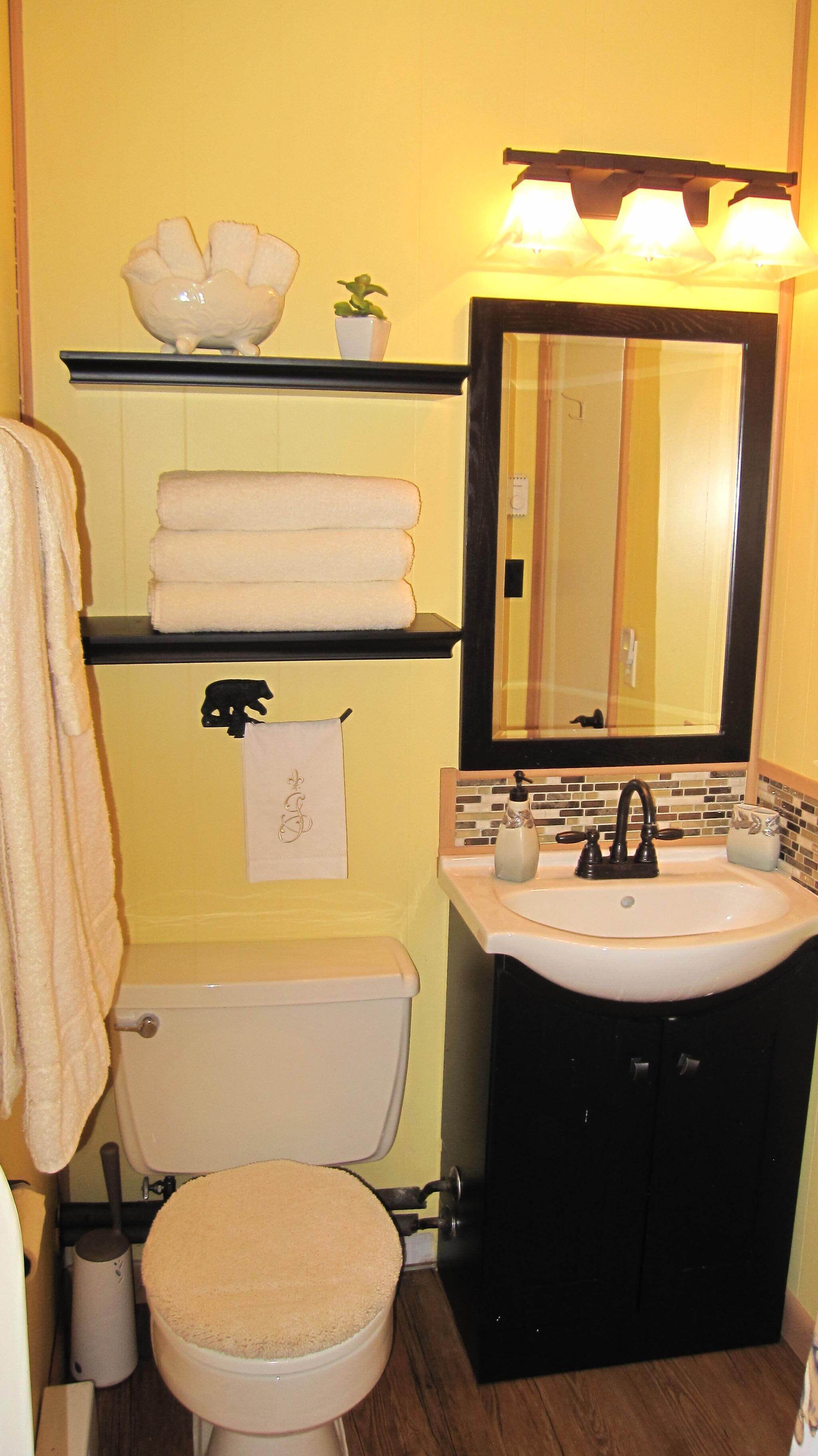 Fire Pit Chalet minutes to the slopes, tennis courts pool and golf.