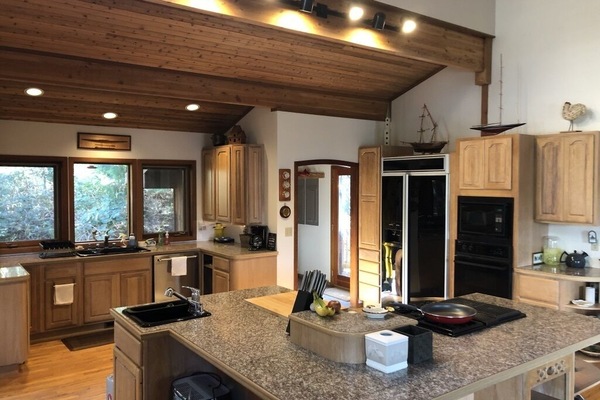 Geladeira, micro-ondas, fogão, cooktop