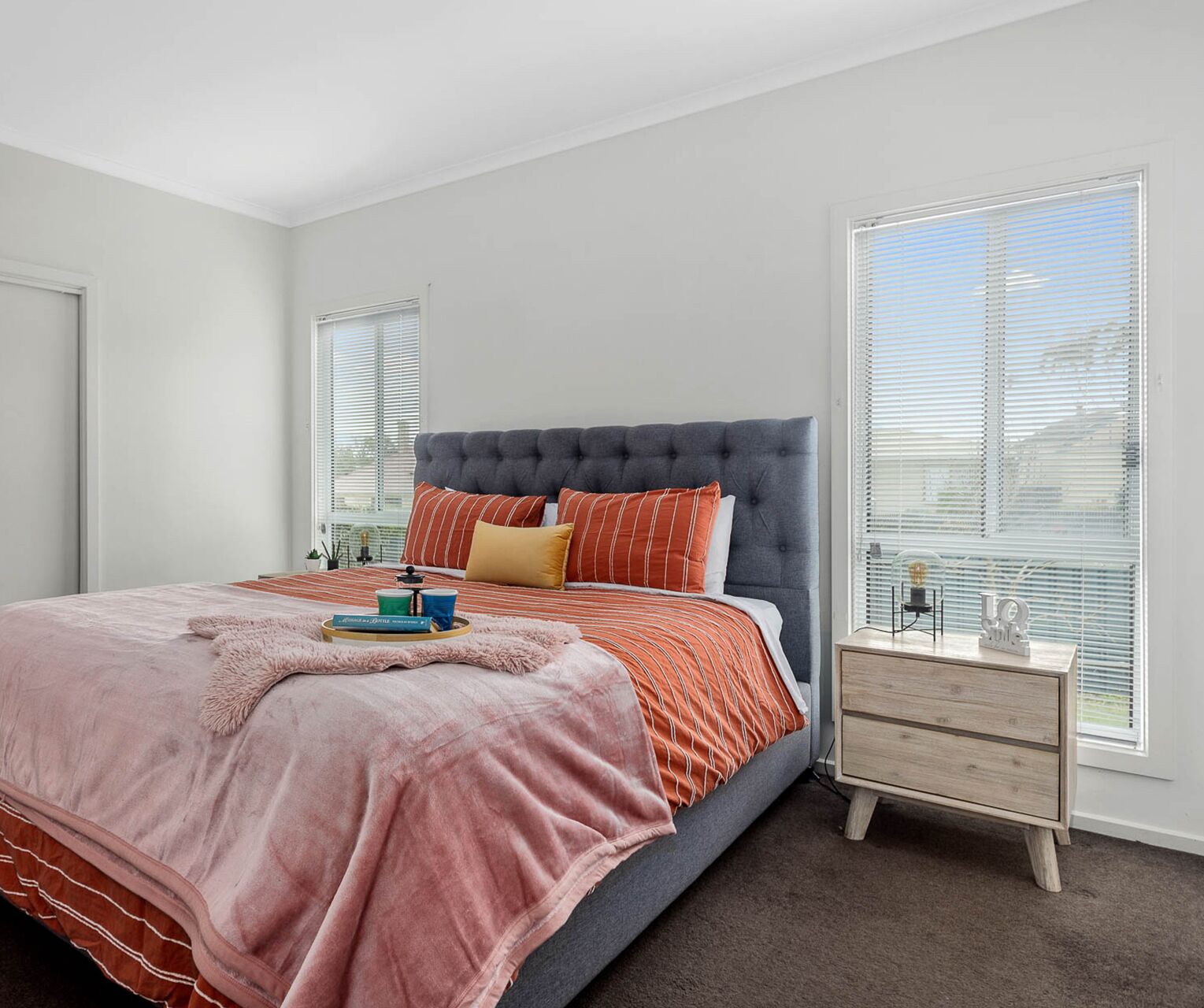 3BR Contemporary Home with SeaViews — image 15