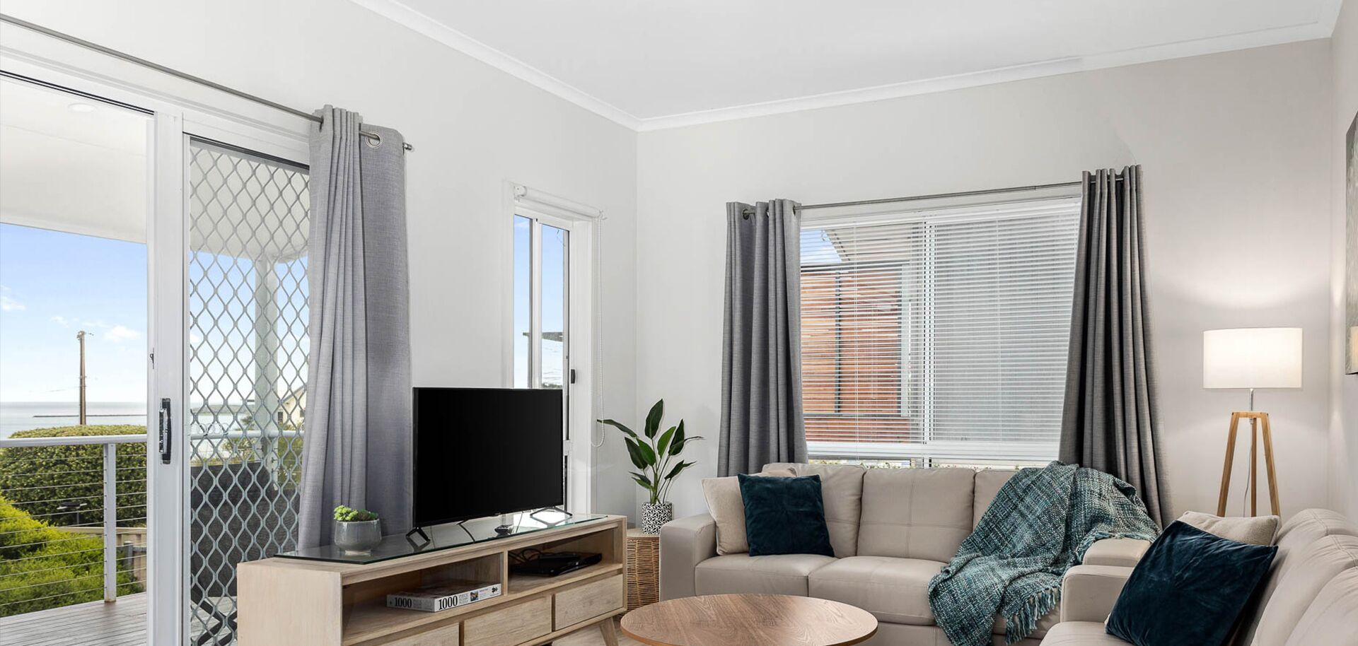 3BR Contemporary Home with SeaViews — image 8