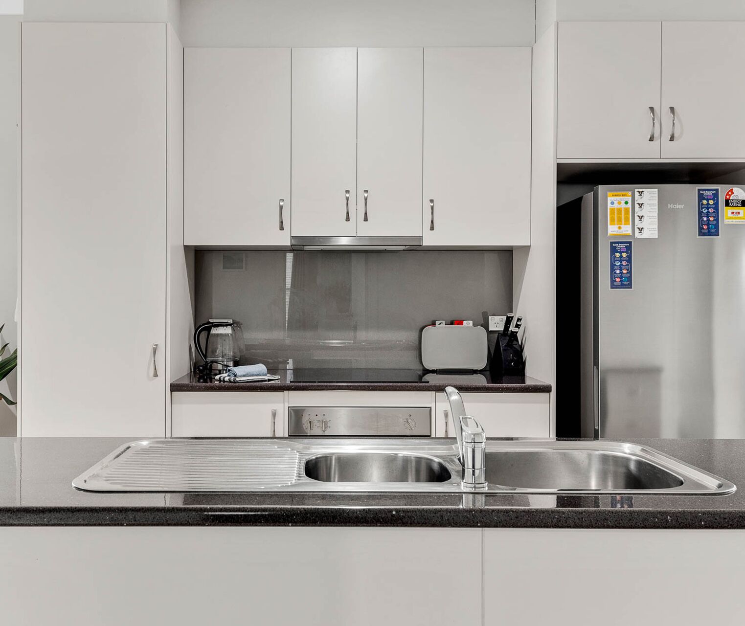 3BR Contemporary Home with SeaViews — image 11