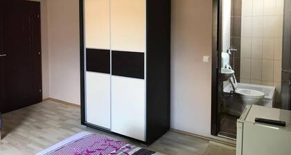 Struga - Huoneet / Dhoma / Sobi - (kolminkertainen)