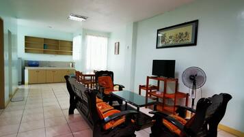 2 BR Apartment for 6 Pax | Living area | TV