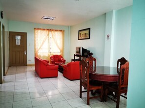 Huoneisto, 2 makuuhuonetta (for 4 Pax) | Olohuone | Televisio