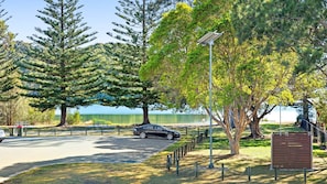 Property grounds - Luxury Boardwalk Apartment - Unit 7 (NAROOMA)
