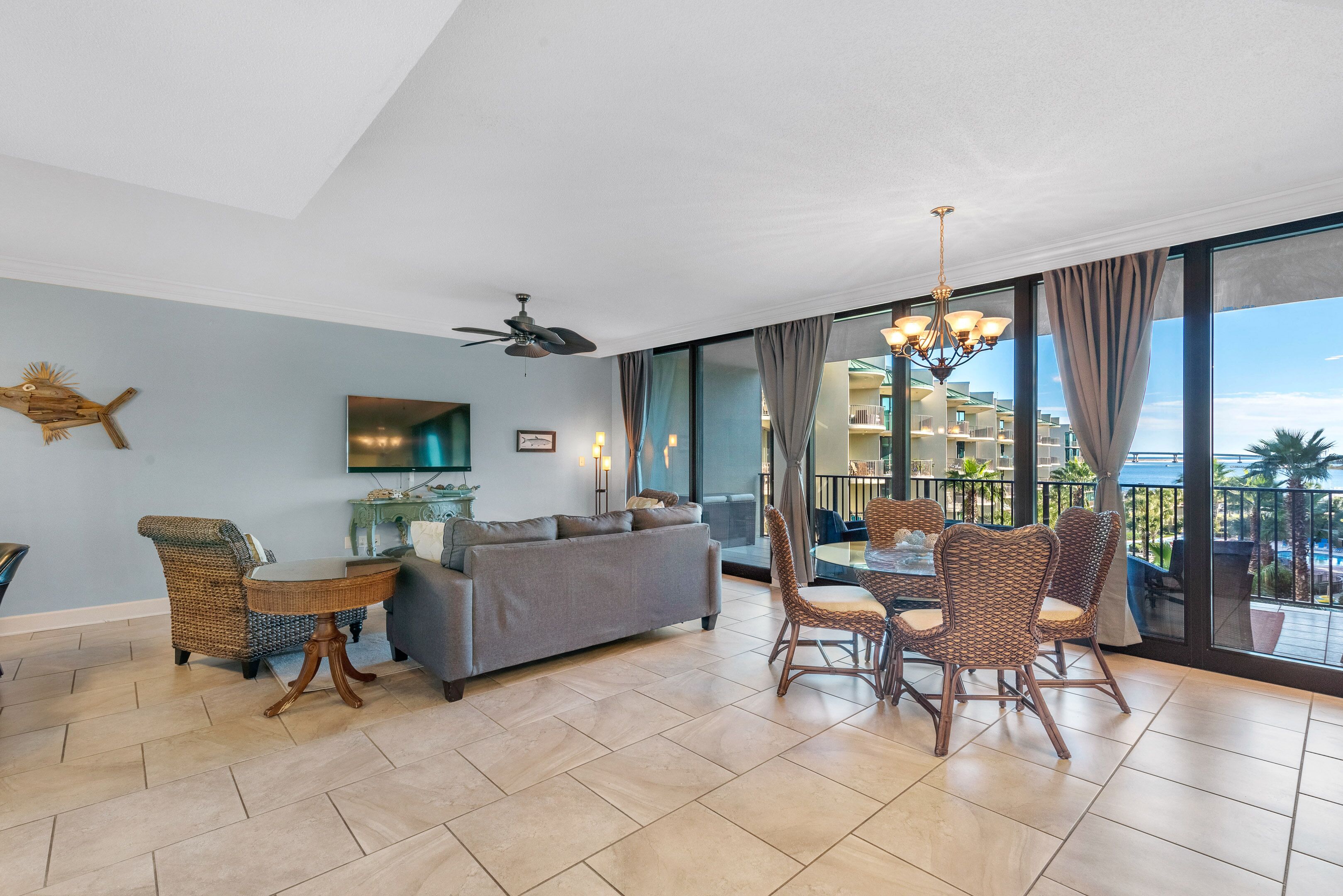 Phoenix on the Bay-  views of the Pass! Sleeps 8, 4th floor 