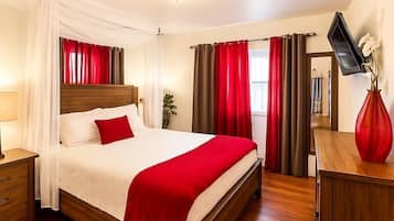 3 bedrooms, desk, iron/ironing board, free WiFi