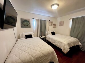 3 Schlafzimmer, Schreibtisch, Bügeleisen/Bügelbrett, kostenloses WLAN