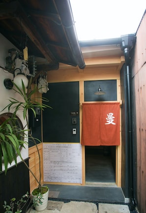 施設の入り口