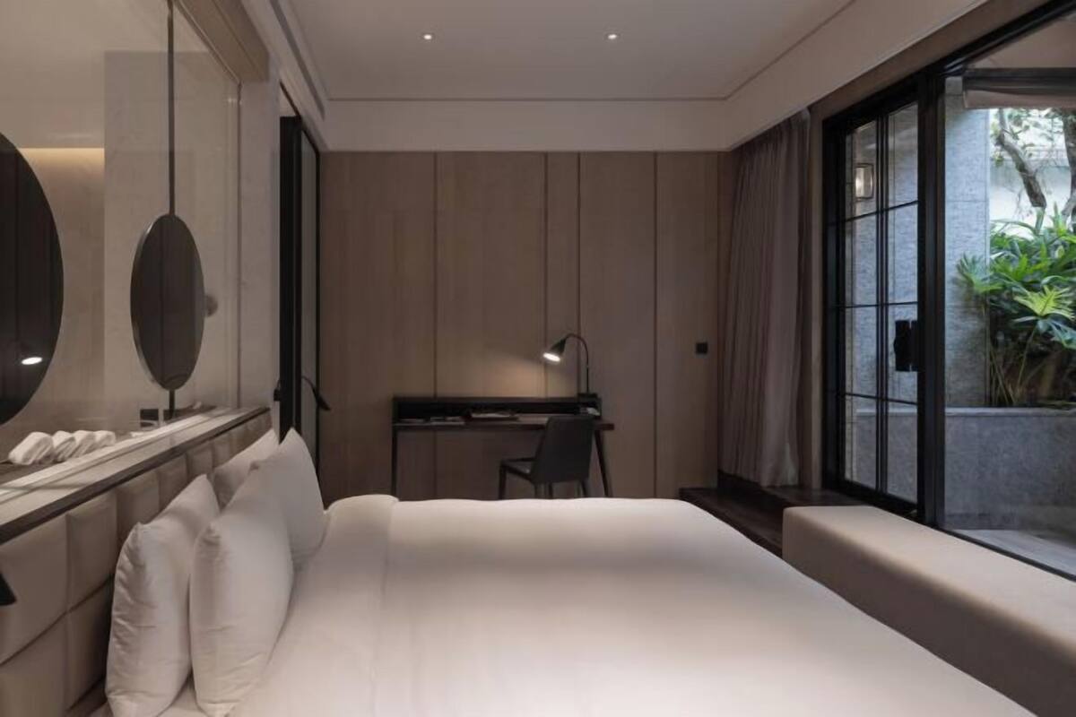 1 Schlafzimmer, hochwertige Bettwaren, Daunenbettdecken